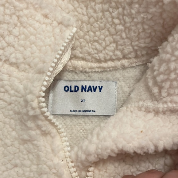 2T Old Navy white fleece half zip-up - Picture 3 of 4
